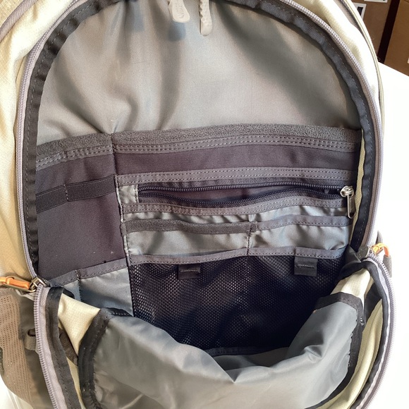 The North Face Borealis Backpack - Picture 9 of 15